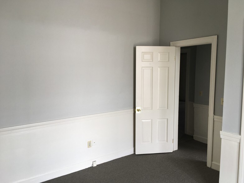 More Photos Of 635 E Bay St, Charleston Office Residential For Lease