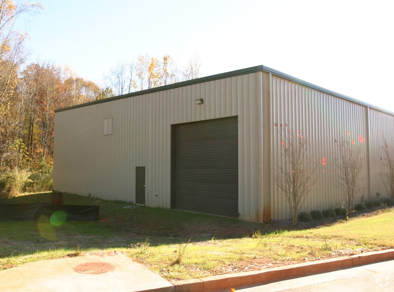 More Photos Of 4485 N Industrial Dr, Cumming Warehouse For Lease