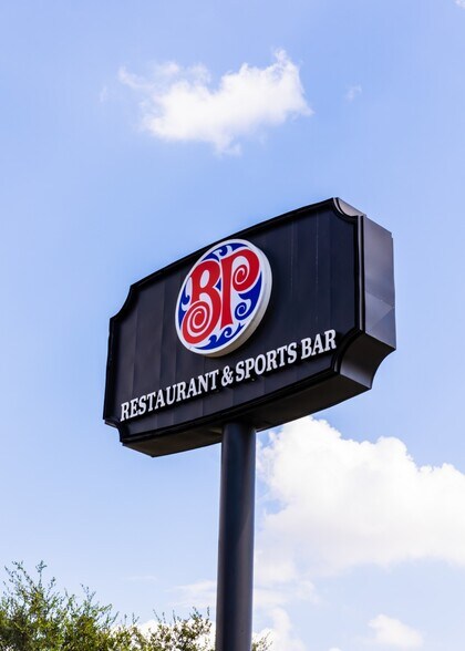 More Photos Of 6501 North Fwy, Fort Worth Restaurant For Sale