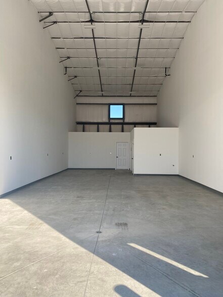 More Photos Of 6 Ricketts Pond Drive, Carver Light Distribution For Lease