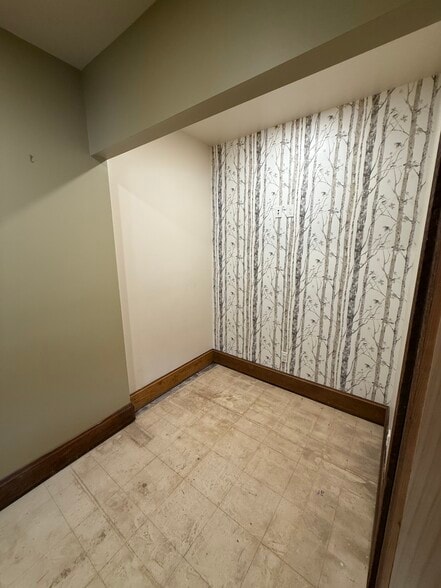 More Photos Of 149-175 E Cove Ave, Wheeling Storefront For Lease