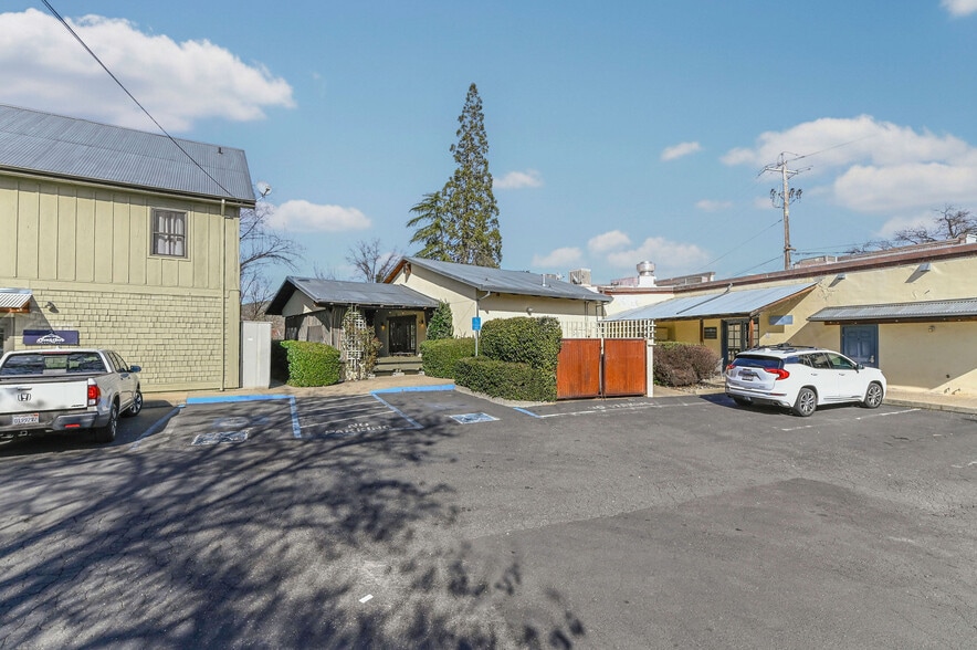 More Photos Of 191 Main St, Murphys General Retail For Sale