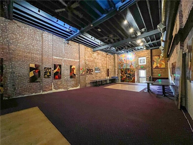 More Photos Of 118 N Main St, Butler Restaurant For Sale