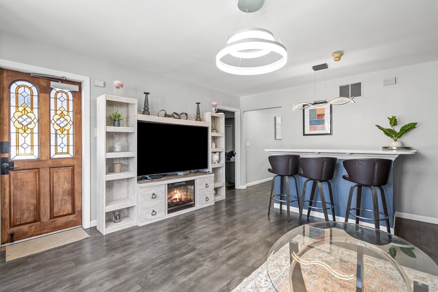 More Photos Of 17-19 Silver Ln, East Hartford Apartments For Sale