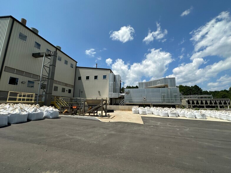 More Photos Of 119 Metrolina Dr, Shelby Manufacturing For Sale