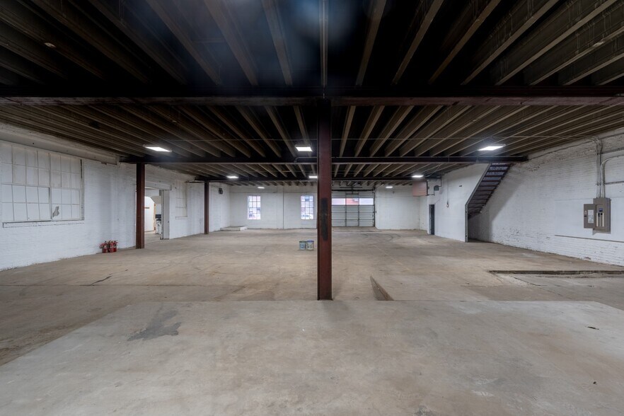 More Photos Of 140 N Kresson St, Baltimore Industrial For Sale
