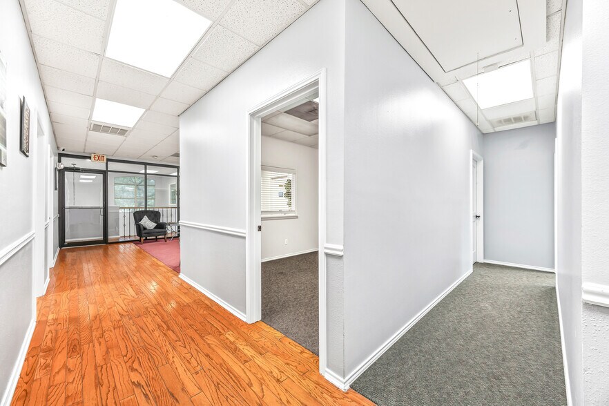 More Photos Of 18965 FM 2252, Garden Ridge Office For Sale