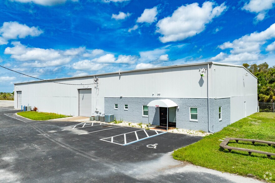 Primary Photo Of 2020 Ortiz Ave, Fort Myers Warehouse For Lease