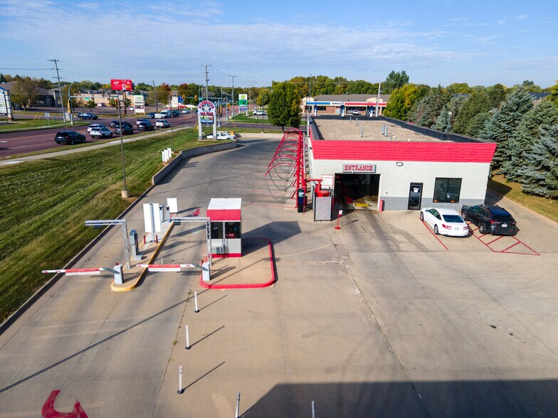 More Photos Of 4916 S Marion Rd, Sioux Falls Carwash For Sale