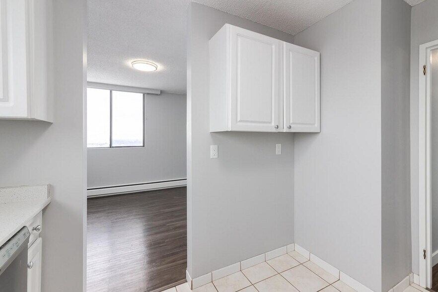 More Photos Of 2105 90 Av SW, Calgary Apartments For Lease