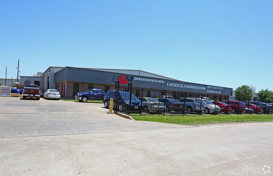 More Photos Of 11660 Brittmoore Park Dr, Houston Warehouse For Lease