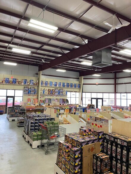 More Photos Of 330 Adams St, Newaygo Storefront Retail Office For Sale