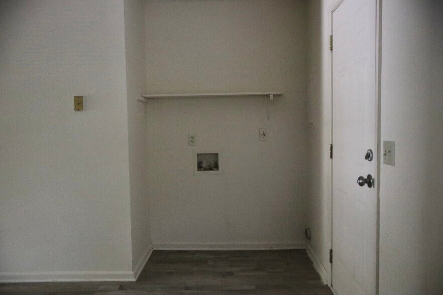 More Photos Of 1311 E 67th St, Savannah Specialty For Sale