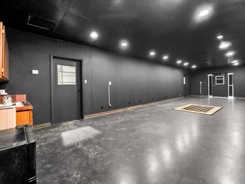 More Photos Of 7387 TX-164 Hwy, Buffalo Warehouse For Lease