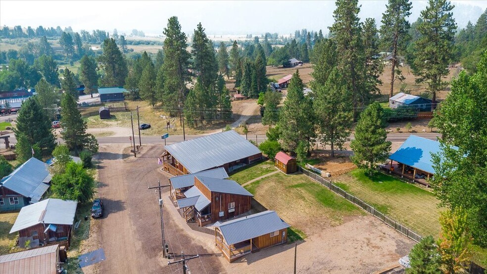 More Photos Of 486 S Middle Fork Rd, Garden Valley Hotel For Sale