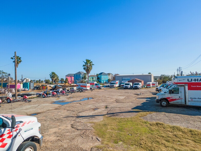 More Photos Of 8428 Teichman Rd, Galveston Showroom For Sale
