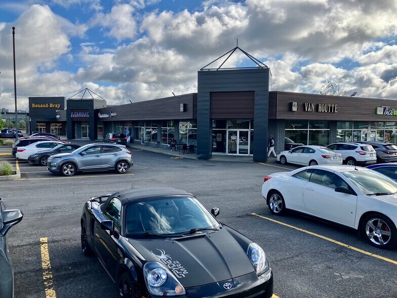 More Photos Of 520 Boul Saint-Joseph, Drummondville Storefront For Lease