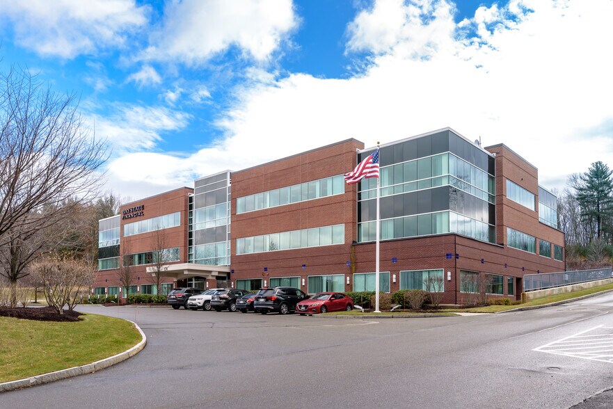 More Photos Of 134 Turnpike Rd, Southborough Medical For Lease