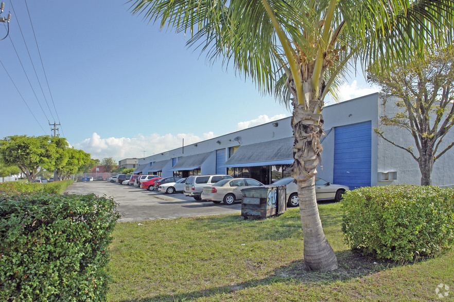 Primary Photo Of 14305-14319 SW 142nd Ave, Miami Warehouse For Lease