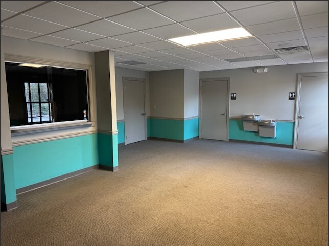 More Photos Of 16 Physician Dr, Clyde Hospital For Sale