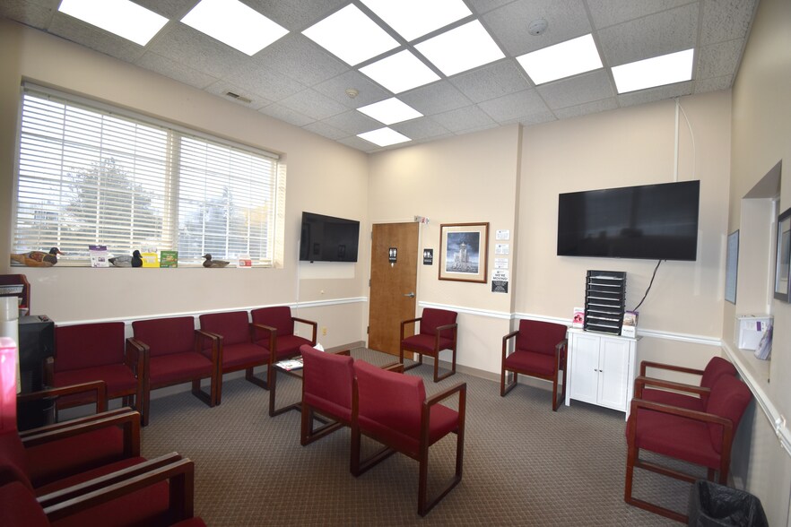 More Photos Of 581 Middle Rd, Bayport Medical For Sale