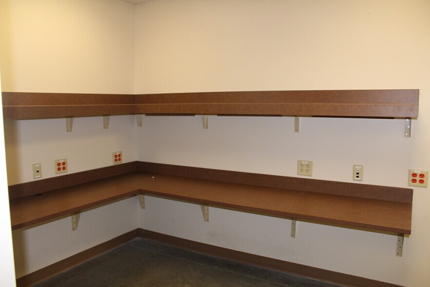 More Photos Of 908 NW 6th St, Tulia Freestanding For Sale