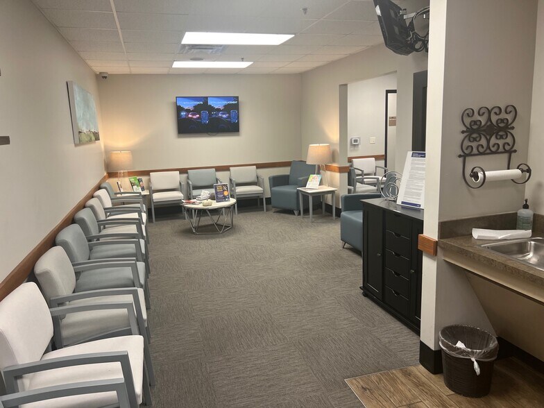 More Photos Of 3415 Golden Rd, Tyler Medical For Sale