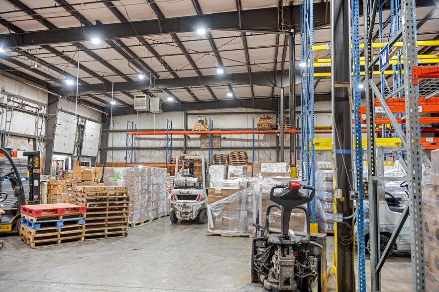 More Photos Of 475 Oberlin Ave S, Lakewood Warehouse For Lease