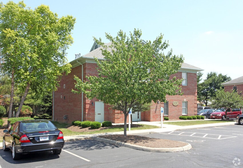 More Photos Of 124 Dorchester Sq, Westerville Office For Sale