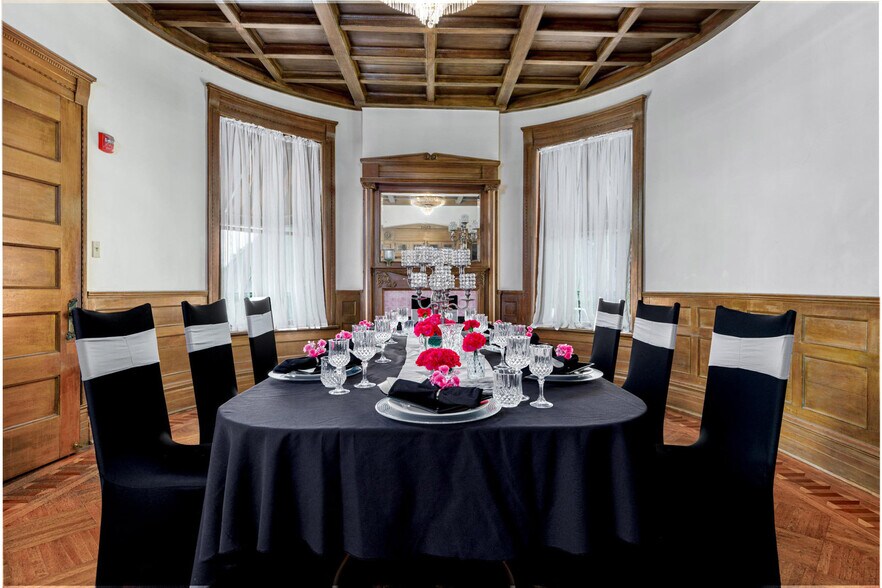 More Photos Of 950 E Grayson St, San Antonio Lodge Meeting Hall For Sale