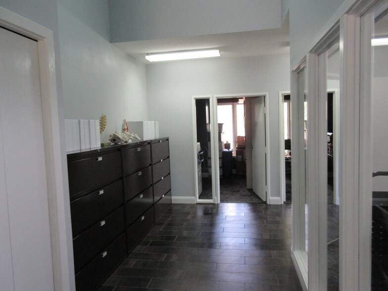 More Photos Of 1803 Whites Rd, Kalamazoo Office For Lease