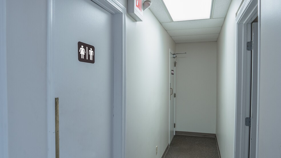 More Photos Of 12 Welby Rd, New Bedford Medical For Lease