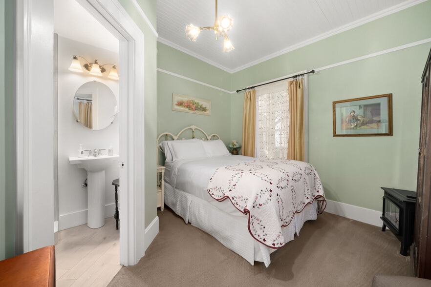 More Photos Of 2476 Main St, Cambria Hospitality For Sale