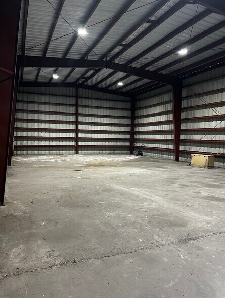 More Photos Of 4701 Oakes Rd, Davie Truck Terminal For Lease