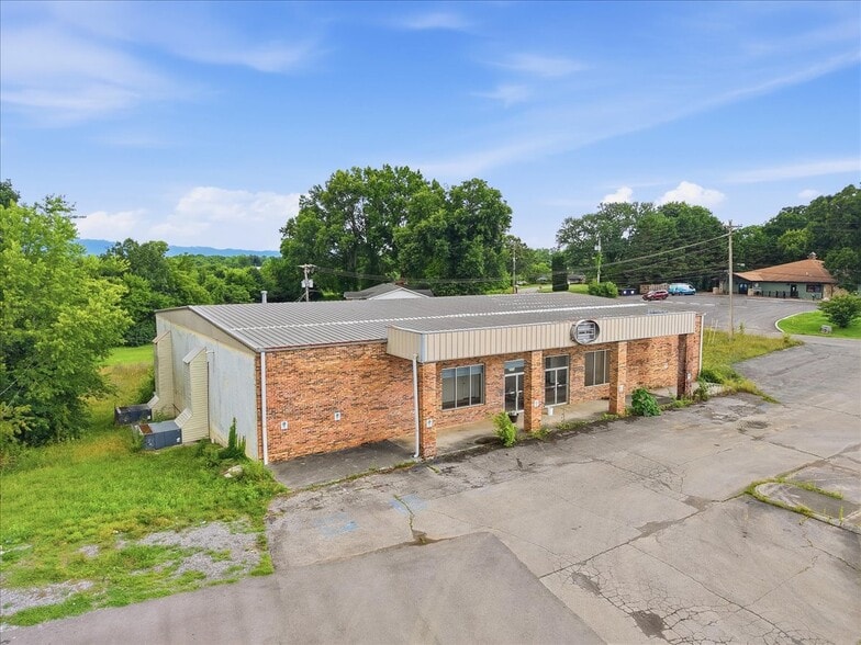 More Photos Of 2808 E Lamar Alexander Pky, Maryville Freestanding For Lease