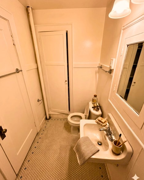 More Photos Of 4737 Brooklyn Ave NE, Seattle Apartments For Sale