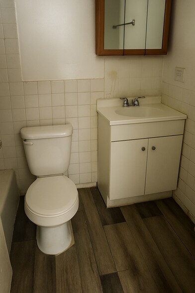 More Photos Of 5833 N Kenmore Ave, Chicago Apartments For Sale