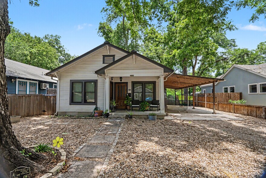 Primary Photo Of 2506 E Cesar Chavez St, Austin Specialty For Lease