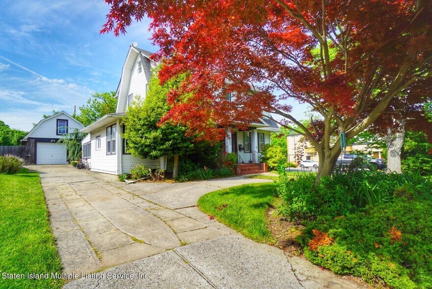 More Photos Of 3891 Amboy Rd, Staten Island Office Residential For Sale