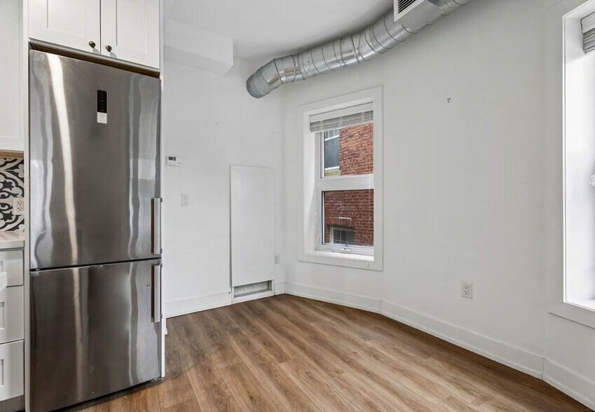 More Photos Of 27 Bold St, Hamilton Apartments For Sale