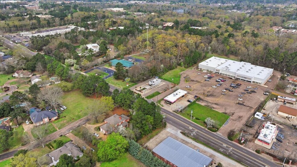 More Photos Of 1900 E County Line Rd, Ridgeland Fast Food For Sale