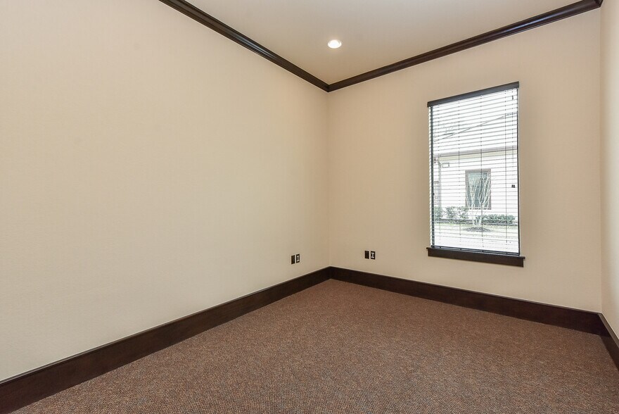 More Photos Of 12807 Haynes Rd, Houston Unknown For Lease