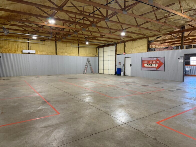 More Photos Of 8302 W 51st St, Tulsa Flex For Sale