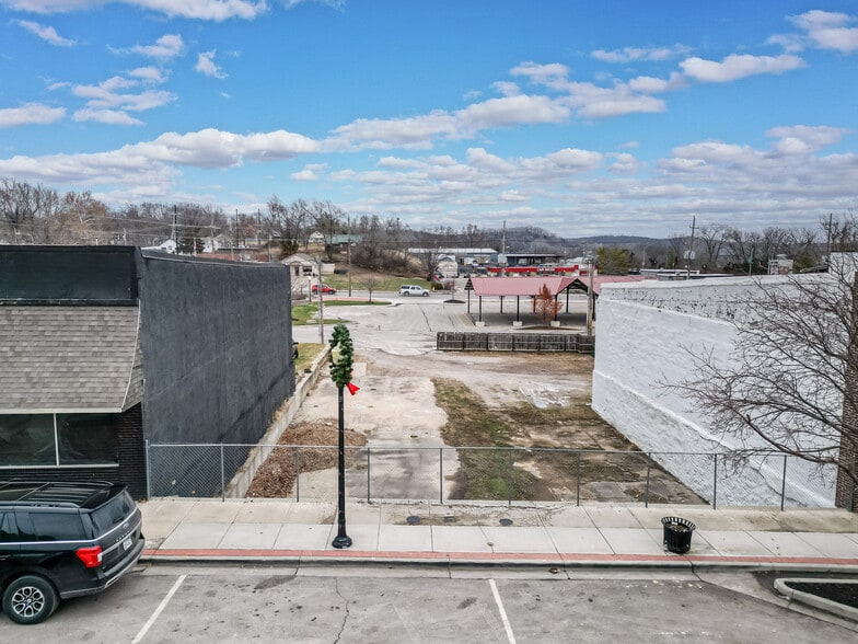 More Photos Of 000 Oak Street, Bonner Springs Land For Sale