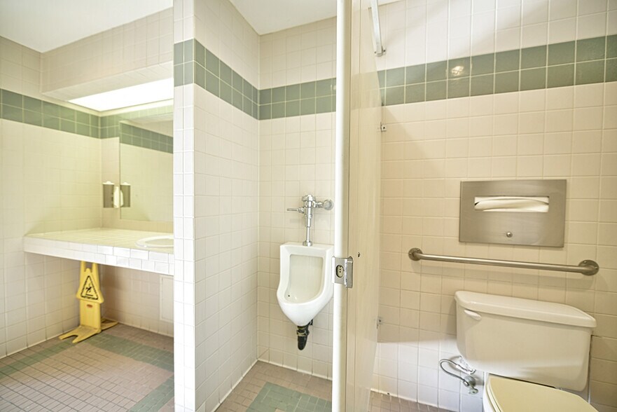 More Photos Of 1744 Forrest Way, Carson City Manufacturing For Sale