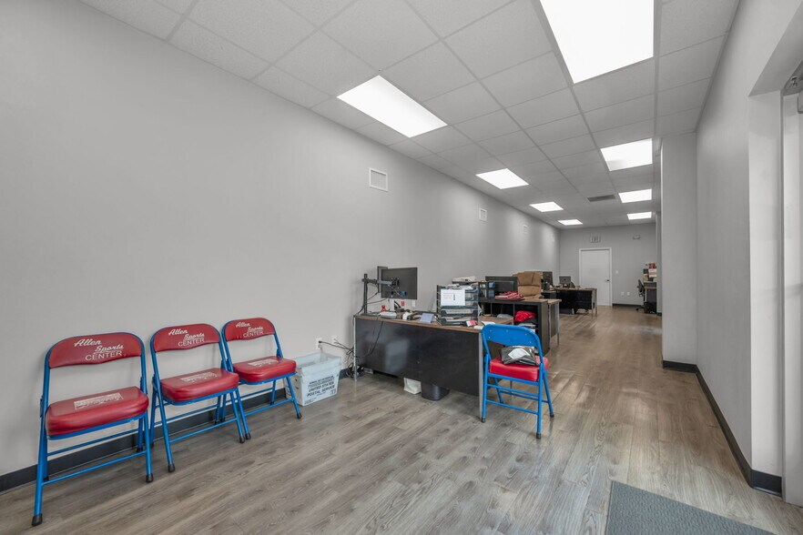 More Photos Of 6581 Seminole Blvd, Seminole Mixed Retail For Sale