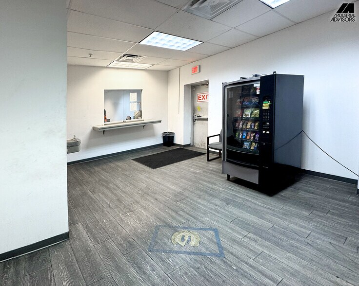 More Photos Of 6725 NW 36th St, Miami Warehouse For Lease