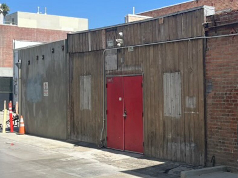 More Photos Of 1340 1/2 4th St, Santa Monica Flex For Sale