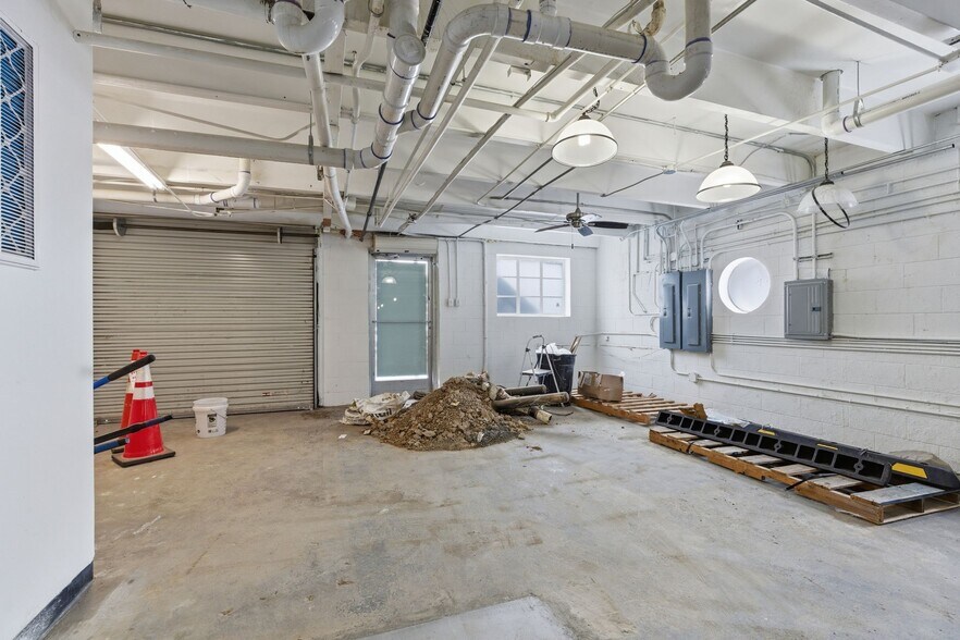 More Photos Of 1404-1406 McGavock Pike, Nashville General Retail For Lease