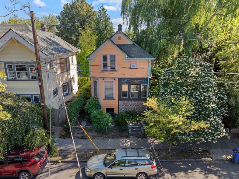 More Photos Of 2616 SE Pine St, Portland Apartments For Sale